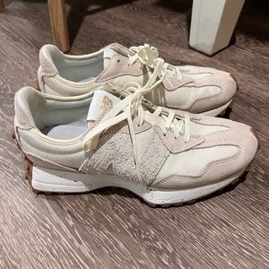 New Balance 327 unique cream suede